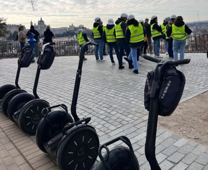 Madrid: Guided Sightseeing Segway Tour and Plaza Mayor - Tour Languages and Group Size
