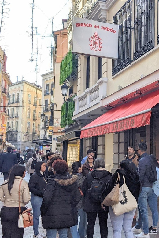 Madrid: Guided Tour in Urban and Historic Centre - Tour Highlights