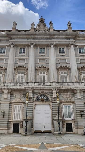 Madrid: Guided tour of the Royal Palace in French - What to Expect on Your Tour