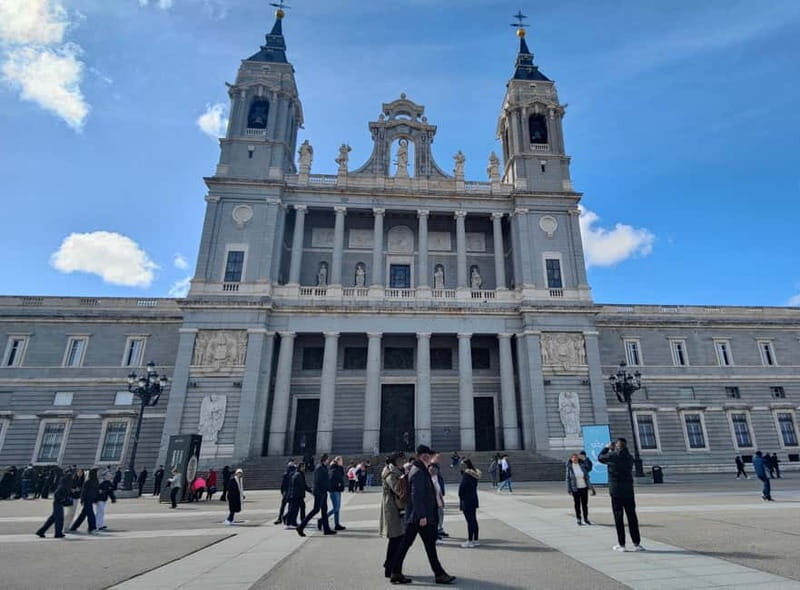 Madrid: Guided tour of the Royal Palace in French - Who Will Love This Tour?