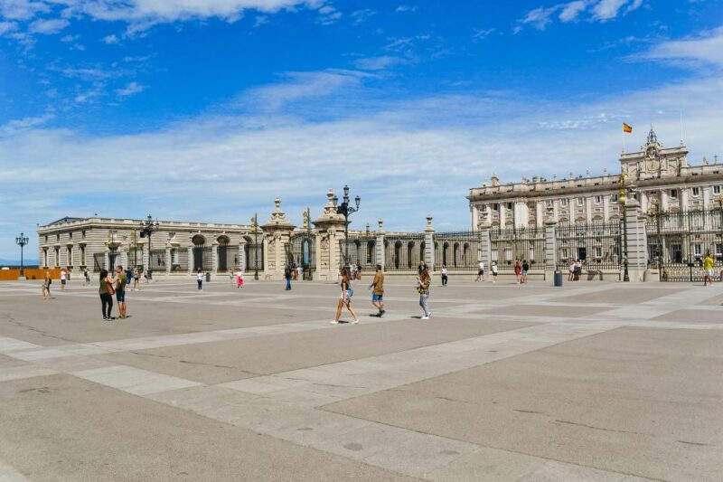 Madrid: Guided Tour of the Royal Palace With Fast Access - Good To Know