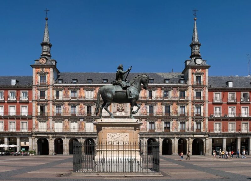 Madrid Historical Centre & Old Town Walking Tour in French - Who Will Enjoy This Tour?