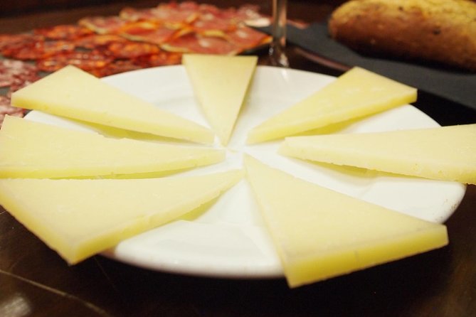 Madrid Historical Walking Tour With Wine and Food Tasting - Traveler Information