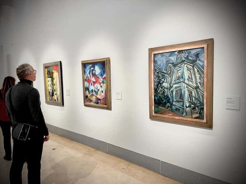 Madrid: Inside the Thyssen - Art Stories & Hidden Treasures - The Guide and Group Dynamics