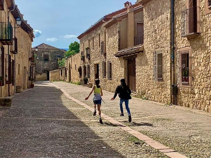 Madrid: Journey through Roman Segovia and medieval Pedraza - Authentic experiences and authentic tastes