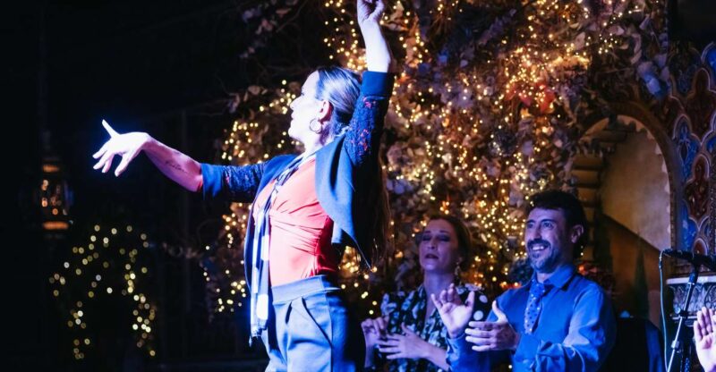 Madrid: Live Flamenco Show With Food and Drinks Options - Venue Highlights