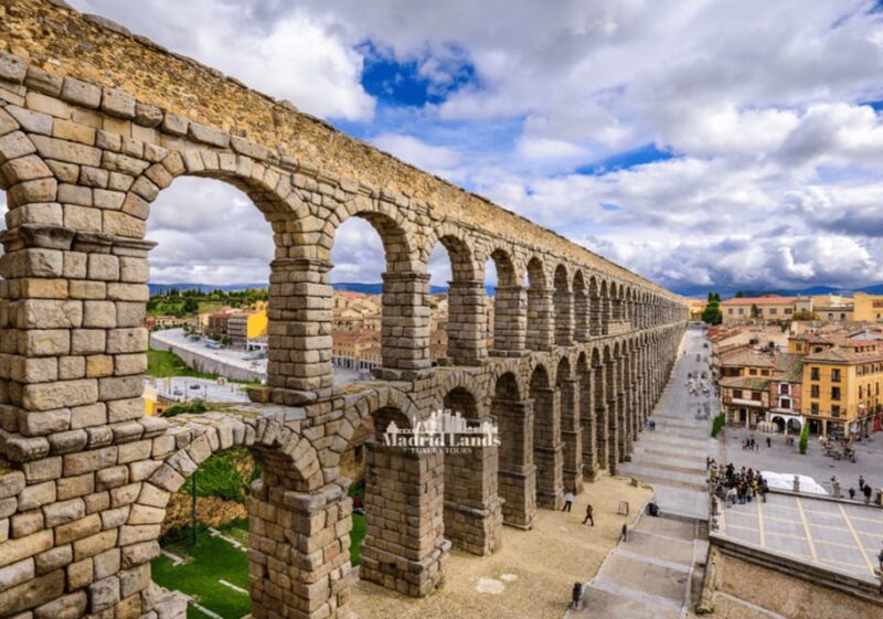 Madrid: Luxury Tour Toledo & Segovia - Itinerary Details