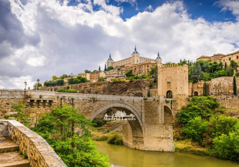 Madrid: Luxury Tour Toledo & Segovia - Frequently Asked Questions