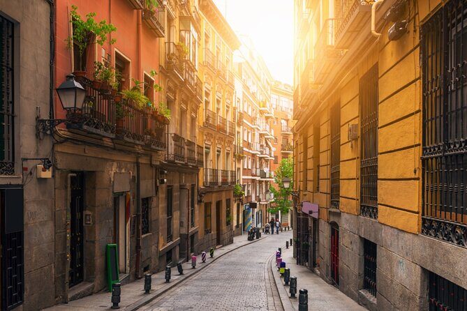 Madrid Mystery Quest: Self-Guided Surreal Adventure Game - What Makes This Tour Stand Out