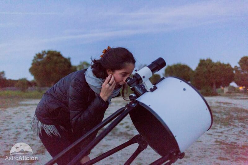 Madrid: Night sky observation with expert astronomer - Key Points