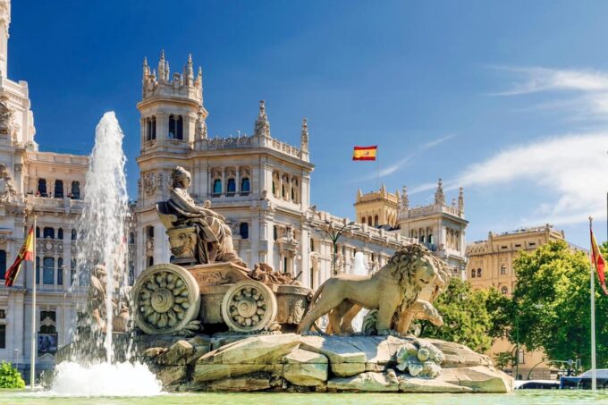 Madrid: Old Town Highlights Private Walking Tour - Exploring the Royal Palace of Madrid