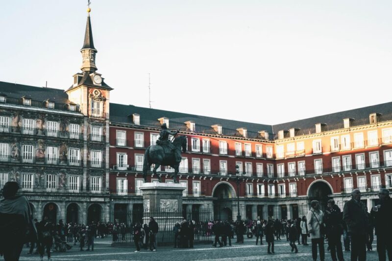 Madrid: Old Town, Poets District, and Royal Palace Tour - The Value of This Tour