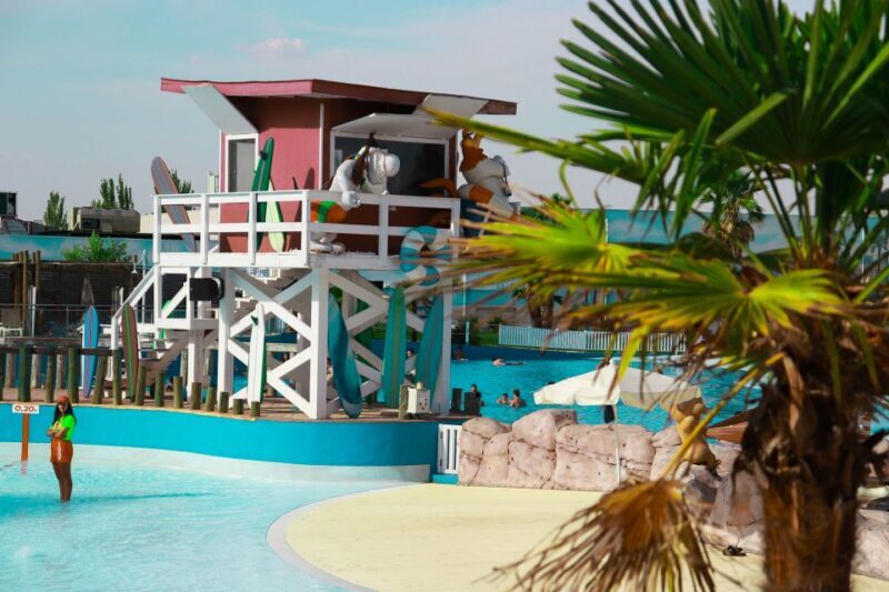 Madrid: Parque Warner Beach Entry Ticket - Practical Tips for Visiting