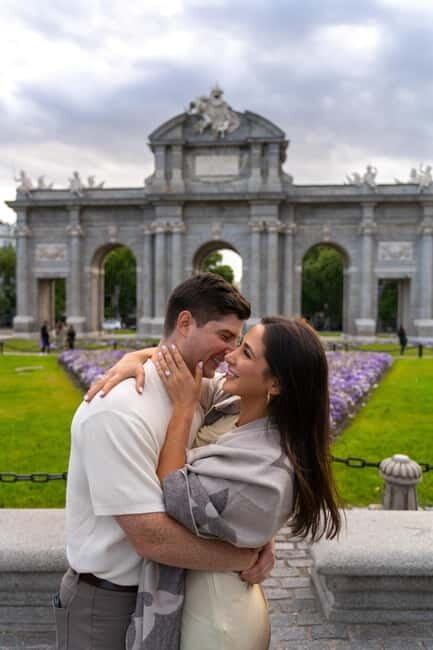 Madrid: Photoshoot for couples - The Itinerary and Its Charm  