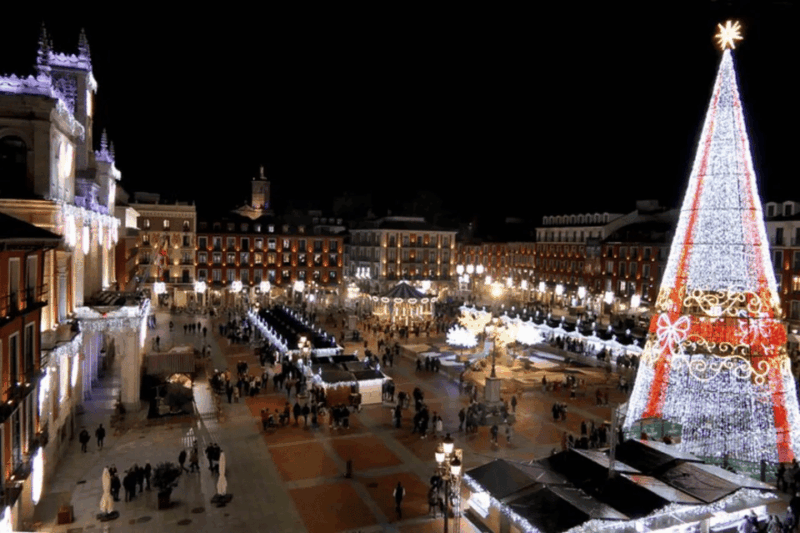 Madrid: Plaza Mayor Christmas Market & City Walking Tour - Experiencing the Festive Energy of Madrid
