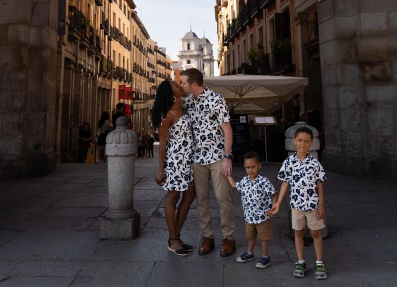 Madrid: Plaza Mayor Professional Photoshoot - Booking and Payment Details