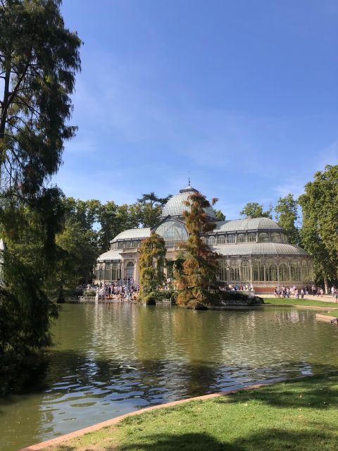 Madrid: Prado Avenue and Retiro Park Guided Walking Tour - Itinerary Highlights