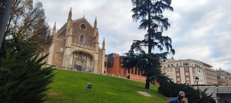 Madrid: Prado Museum Guided Tour Small Group - Accessibility and Prohibited Items