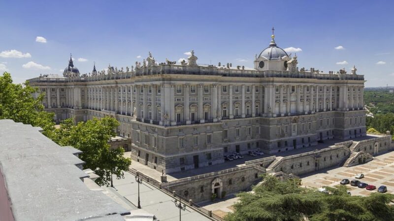 Madrid: Private 2-Hour City Highlights Tour With Local - Itinerary Highlights