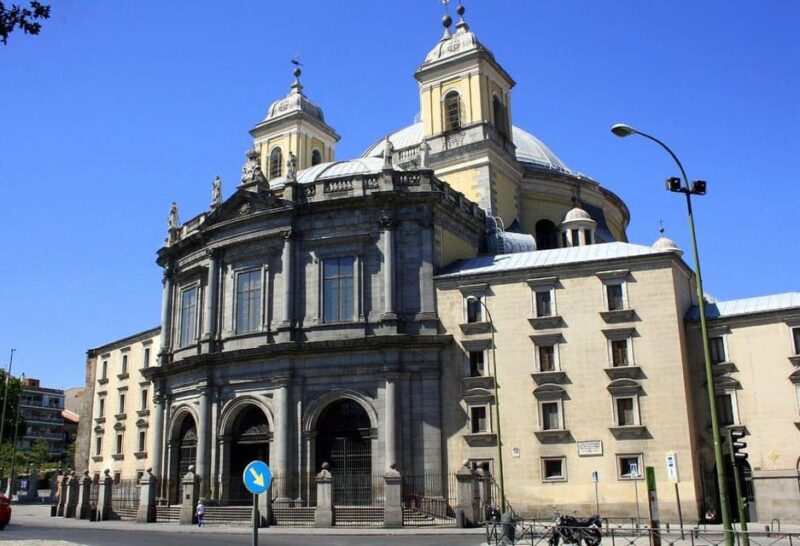 Madrid: Private 2-Hour City Highlights Tour With Local - Tour Experience