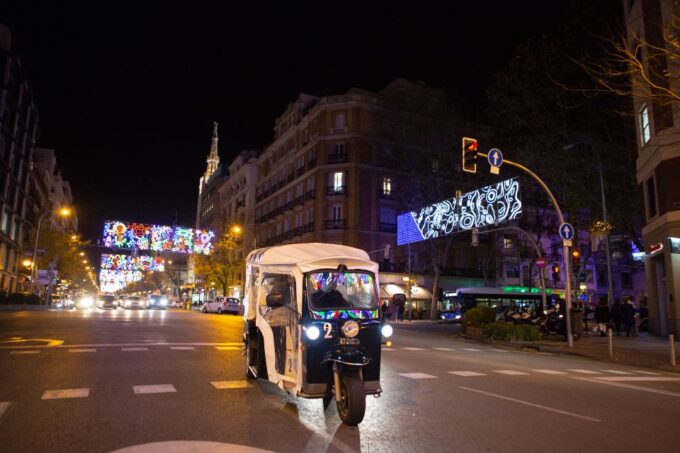 Madrid: Private Christmas Lights Tour by Eco Tuk-Tuk - Festive Atmosphere and Holiday Spirit