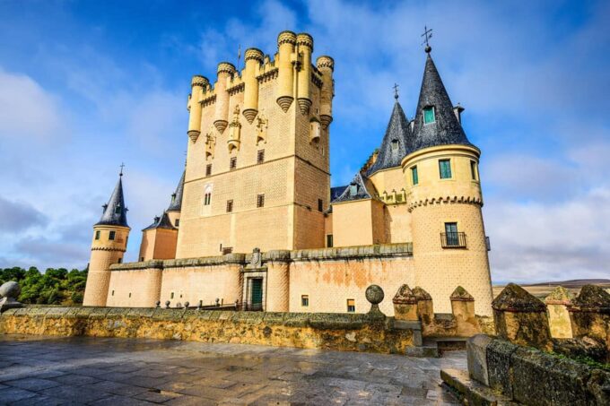 Madrid: Private Day Trip to Toledo & Segovia - Wandering Through Segovias Medieval Streets