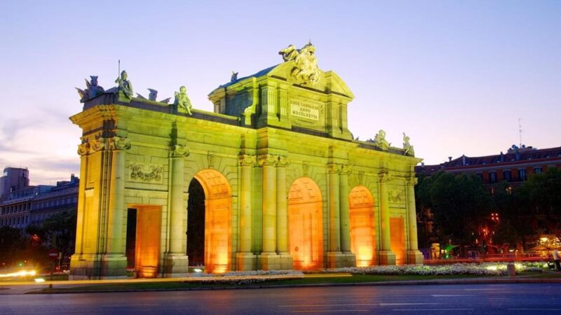 Madrid: Private Night Experience Tour With Local Guide - Customizing the Tour