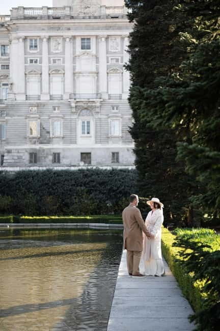 Madrid: Private Photo Shooting with Pro Photographer - Why This Tour Offers Good Value