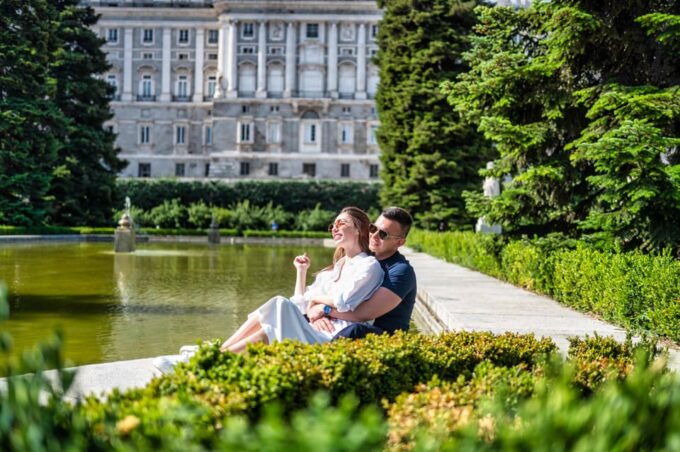 Madrid: Private Photoshoot With a Professional Photographer - Frequently Asked Questions