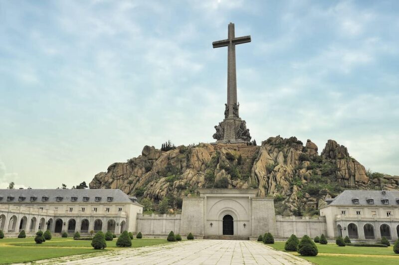 Madrid: Private Valley of the Fallen & Monastery Day Trip - Itinerary Highlights