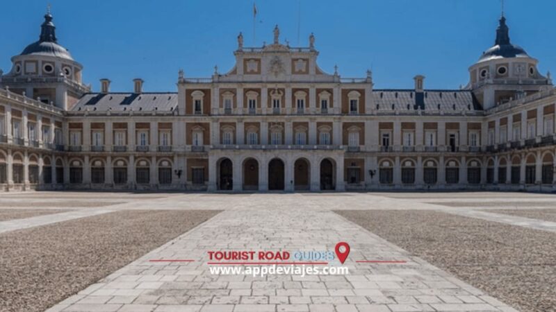 Madrid: Private Walking Tour 4 Hours With Royal Palace - Itinerary Highlights