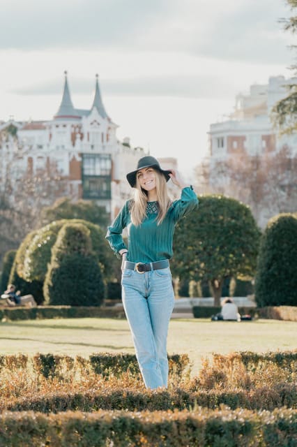 Madrid: Professional Photoshoot at the Retiro Park - Booking and Coordination