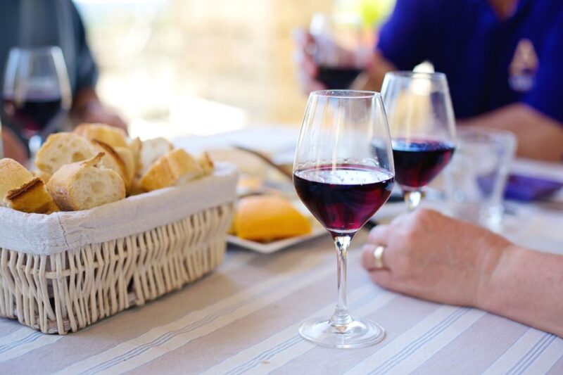 Madrid: Retiro Park Guided Tour and Tapas Tasting - Highlights of the Experience