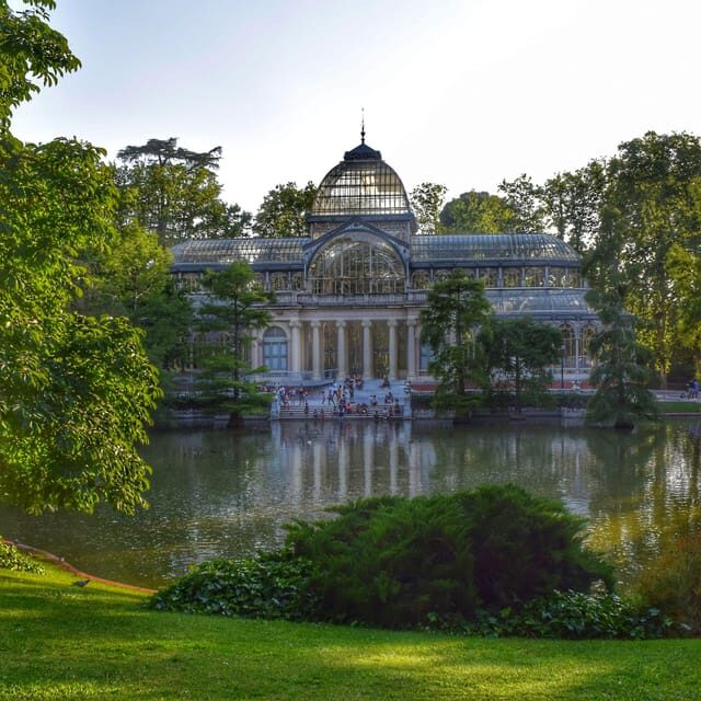Madrid: Retiro Park Guided Tour with a Photographer - Authentic Feedback from Participants