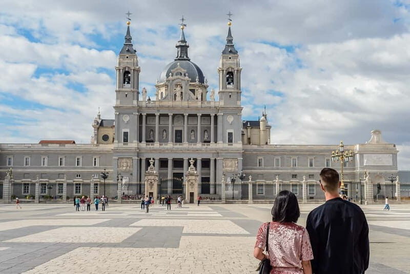 Madrid: Royal Palace Expert Guided Tour with Skip-the-Line - A Closer Look at the Tour Itinerary