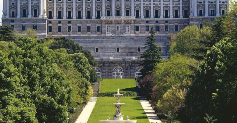 Madrid: Royal Palace Guided Tour With Entry Ticket - Good To Know