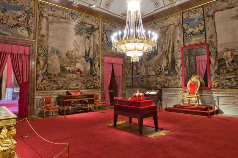 Madrid: Royal Palace Guided Tour With Entry Ticket - Experience Highlights
