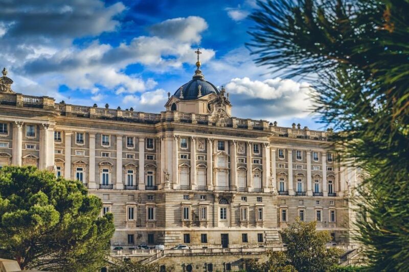 Madrid: Royal Palace Skip-the-line Guided Tour - Good To Know
