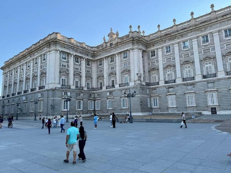 Madrid: Royal Palace Small Group Guided Tour & Wine Tasting - Key Points