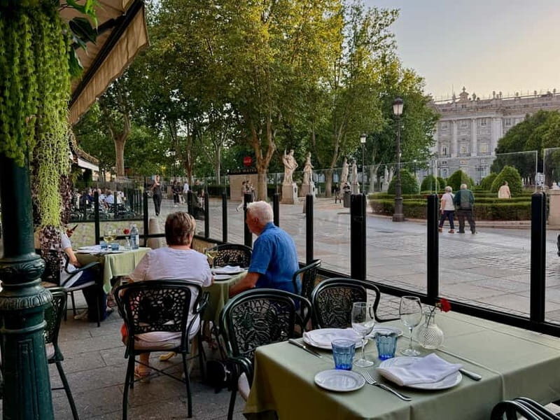 Madrid: Royal Palace Small Group Guided Tour & Wine Tasting - Exploring Madrid’s Royal Palace: What You Can Expect