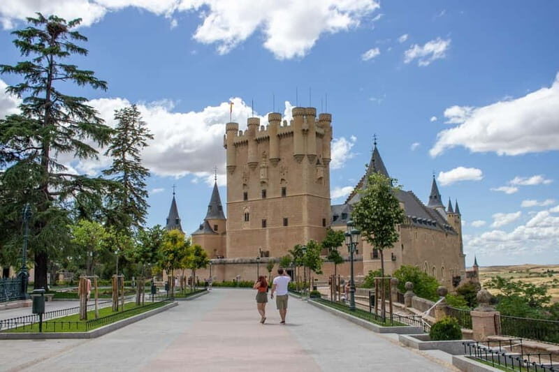 Madrid: Segovia & Ávila Full Day with Alcázar & Wall Tickets - Who Should Consider This Tour?