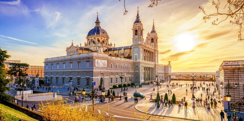 Madrid: Small-group historical walking tour - Analyzing the value
