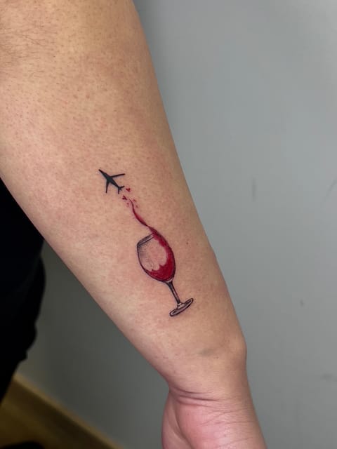 MADRID: SMALL TATTOO IN A PROFESSIONAL STUDIO - Key Points