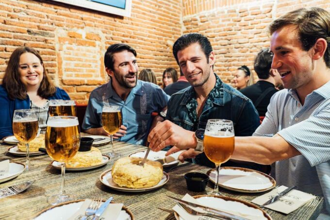 Madrid: Tapas Food Tour With Drinks and Food - Wander Through La Latina Neighbourhood