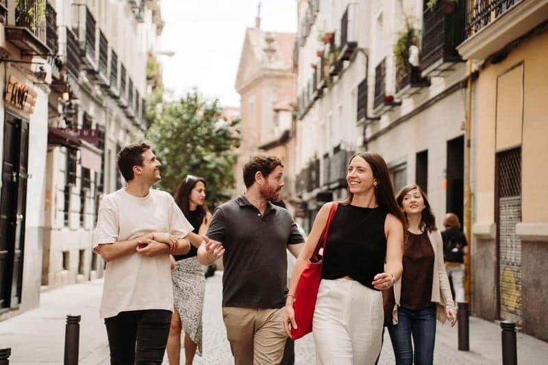 Madrid: Tapas, Vermouth & Wine Tour in La Latina - Exploring the La Latina Neighborhood