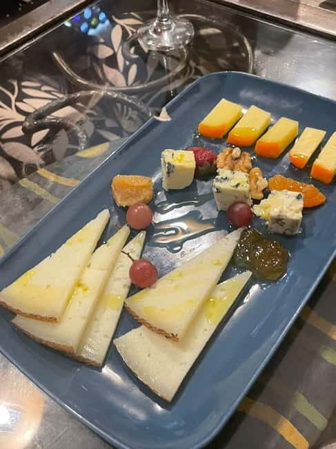 Madrid: Tasty Tapas Tour & Visit to a Rooftop with Views - The Food and Drink