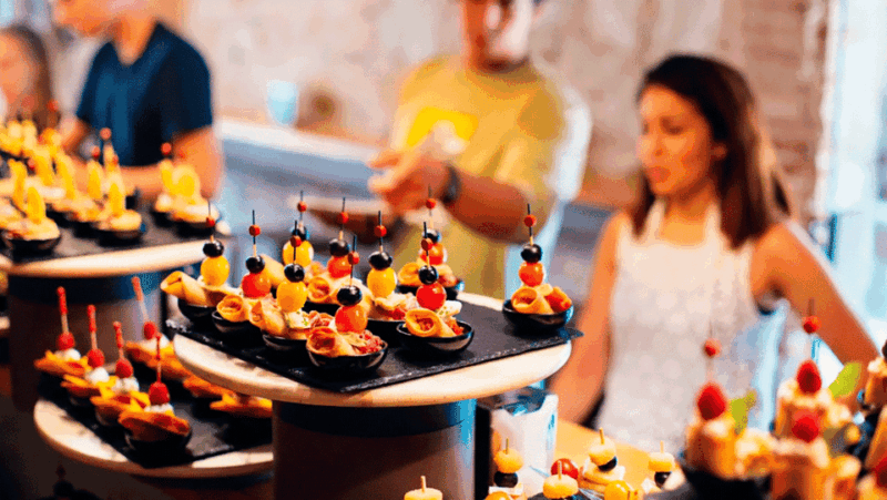Madrid: Tasty Tapas & Visit to a Terrace With Views - Experience Description