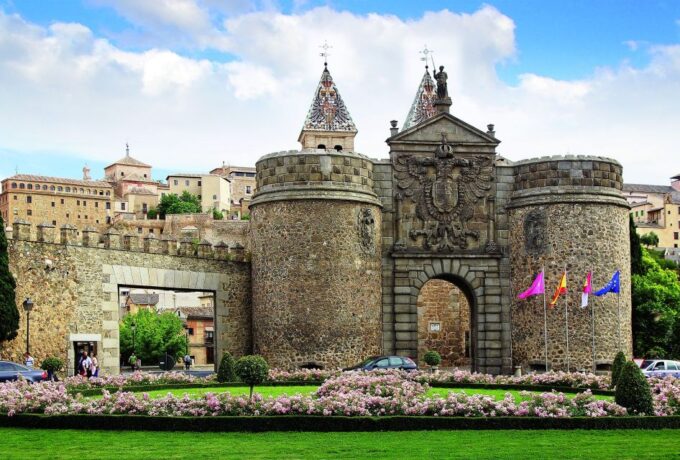 Madrid: Toledo and Segovia Tour With Alcazar and Monuments - Important Details