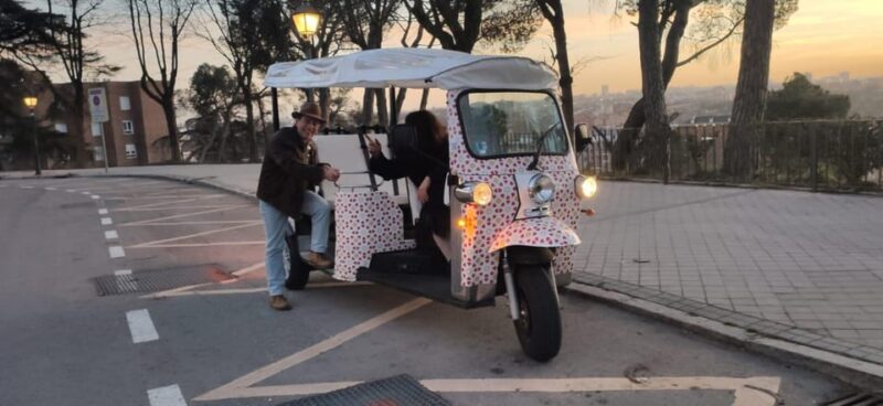 Madrid: Tuk Tuk Tour - the Historic Center (6 Seats Tuk Tuk) - Tour Features
