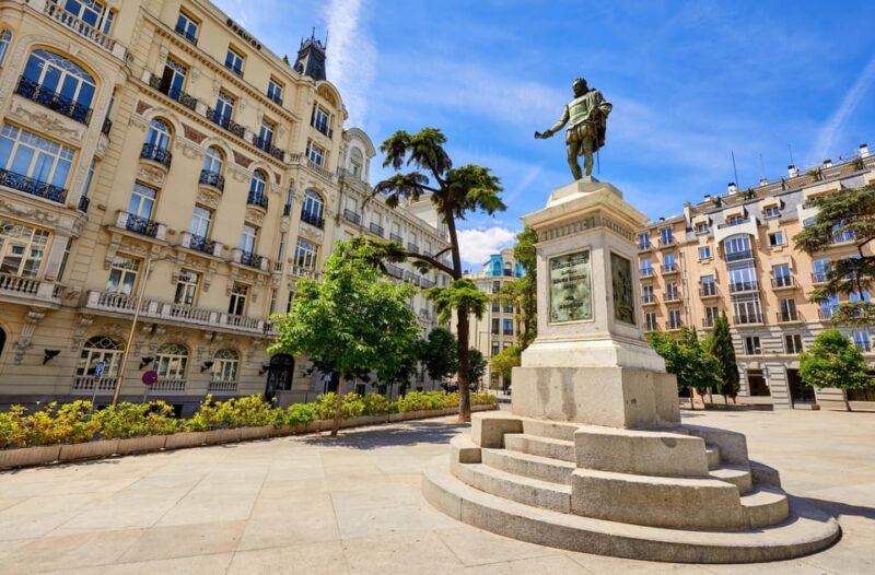Madrid: Walking Tour of the Barrio De Las Letras and Madrid De Los Austrias - Itinerary Highlights